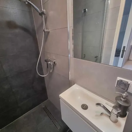 Kwatera prywatna Azalia